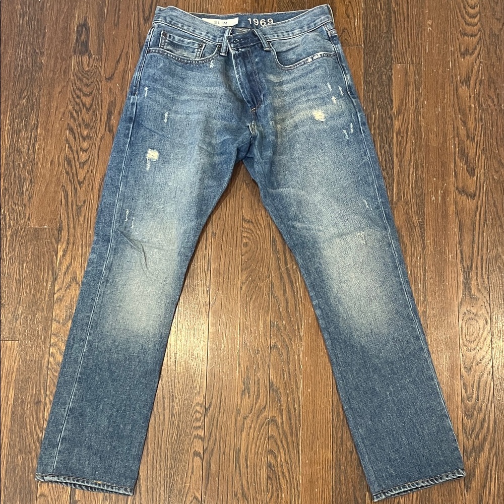 GAP Men's Classic Blue Straight Jeans
